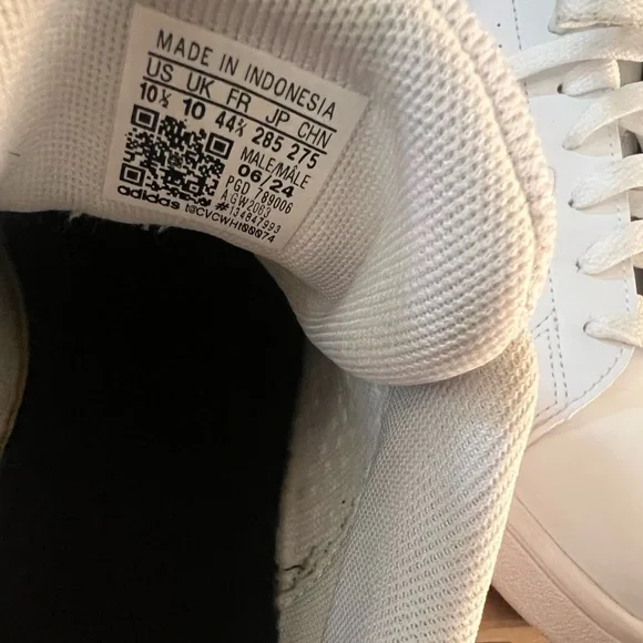 Adidas Classic White Leather Sneakers - Picture 7 of 7